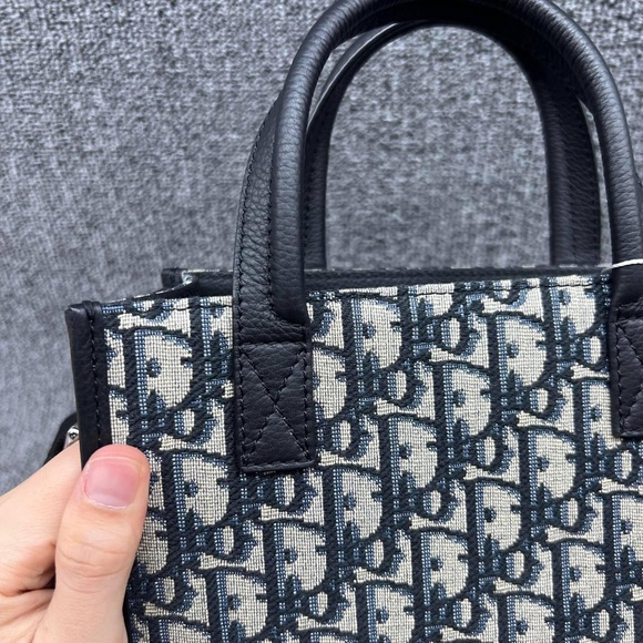 100% Authentic Dior Leather Hand Bag - Picture 4 of 16